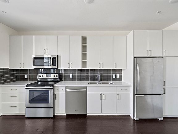 5th image of 2401 Crawford St Unit B204