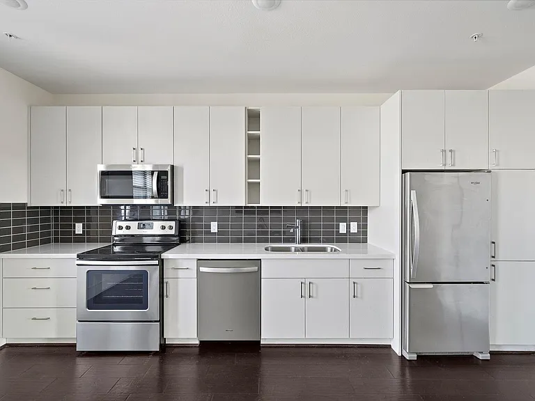 2401 Crawford St #B204 — Photo 5