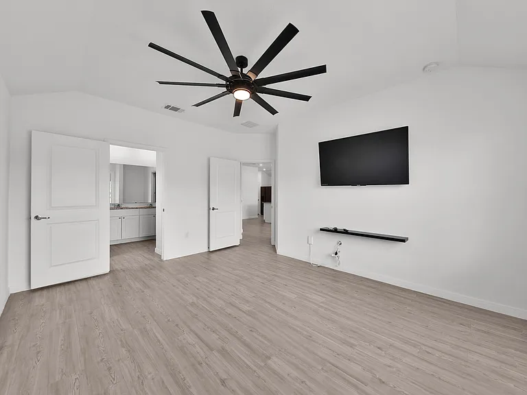 606 Bean Bnd — Photo 14