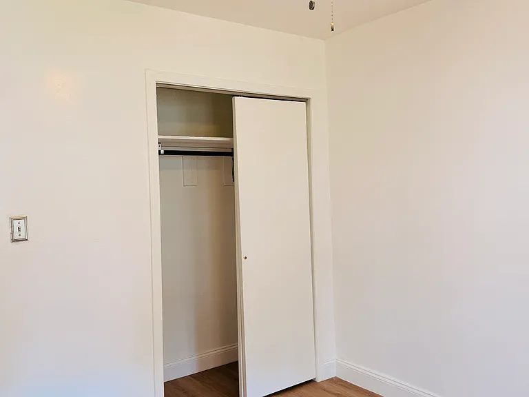 20-14 Utopia Pkwy #2 — Photo 3