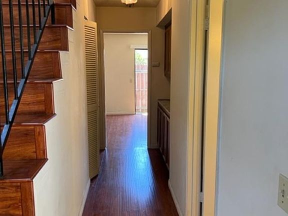 4th image of 34 N El Molino St APT 4