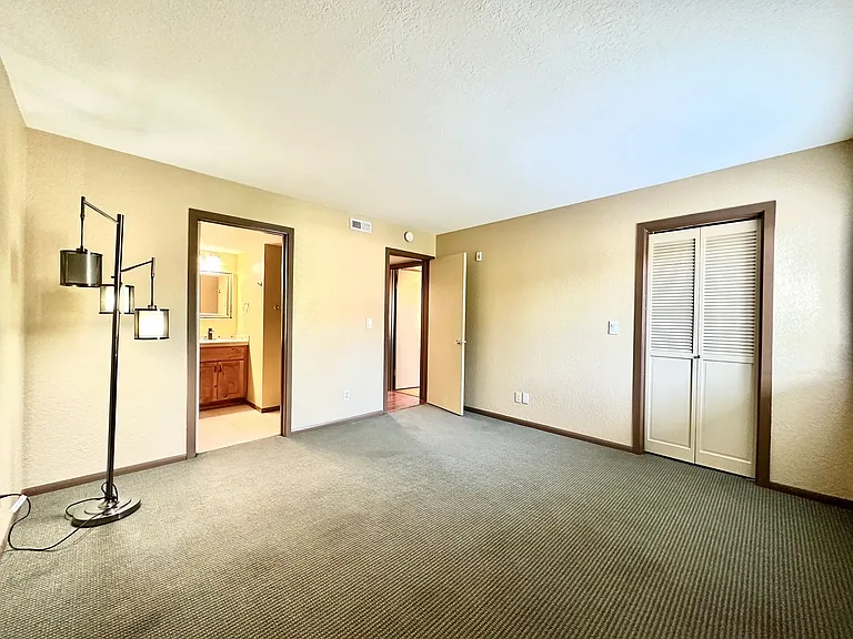 11642 100th Ave NE #305 — Photo 19