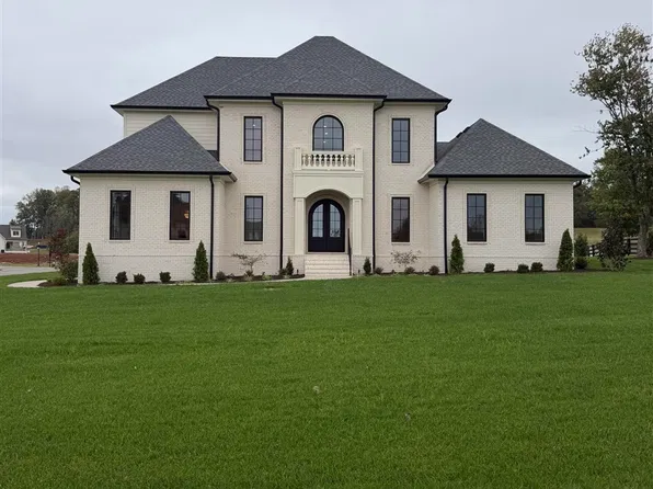 90 Village Way, Bowling Green, KY 42103