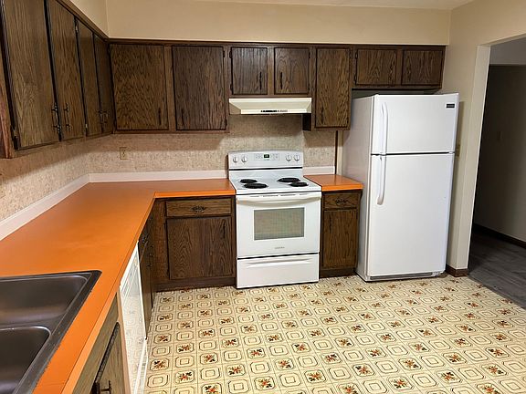 3rd image of 540 West St