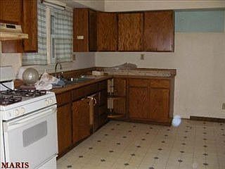 5th image of 815 Cherry St