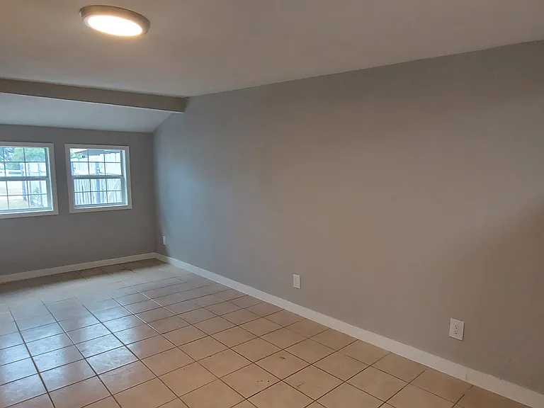 4314 Skyline Dr — Photo 3