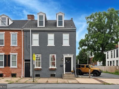 833 N Queen St, Lancaster, PA, 17603