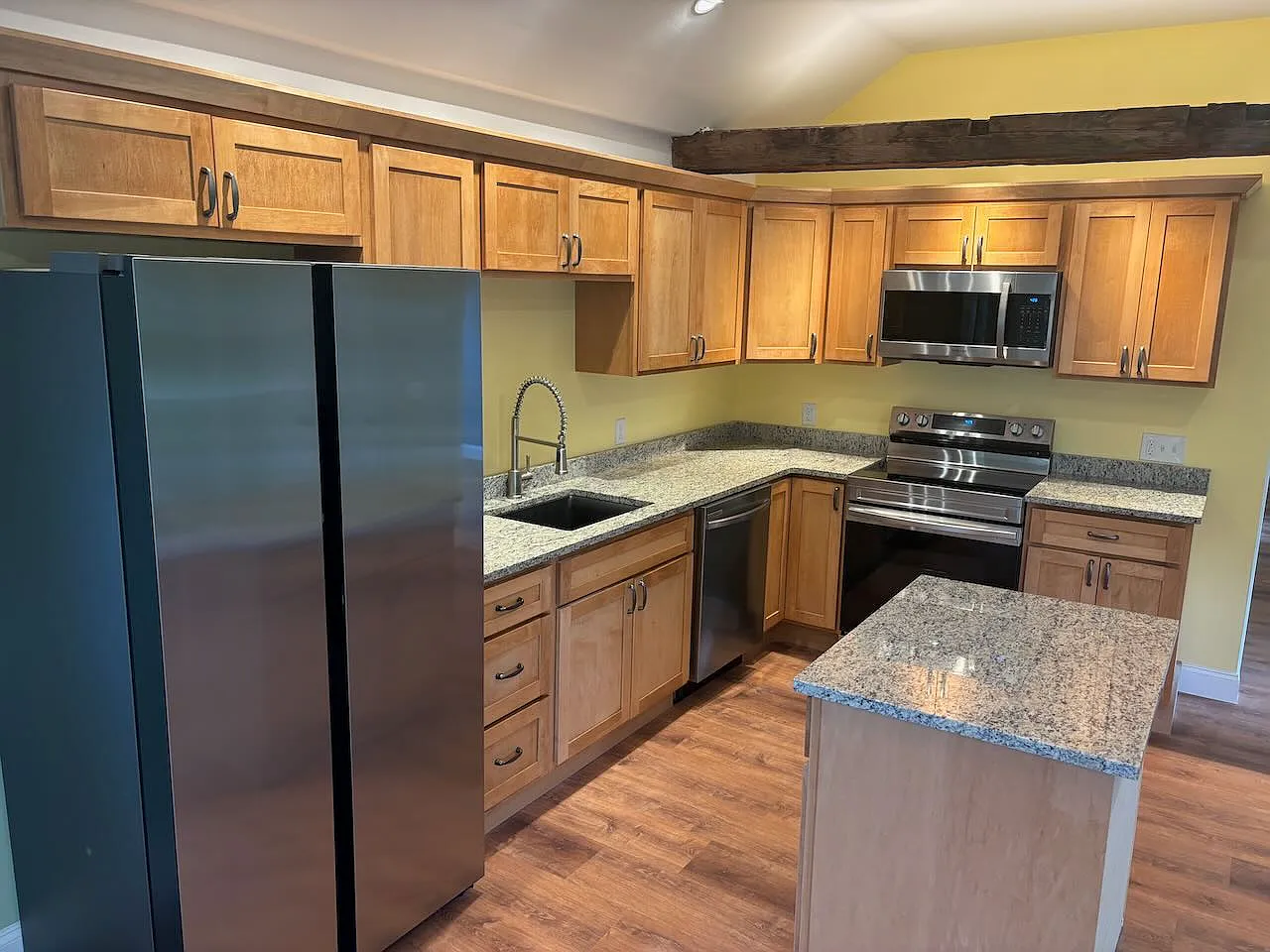 3 bed, 1300 sqft, $3,250 — Photo 4
