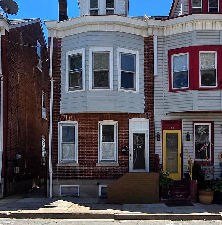 1st image of 143 Grand St