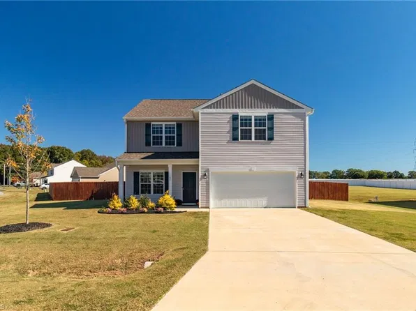 107 Wickham Ct, Clemmons, NC 27012
