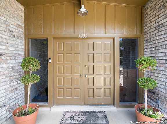 4th image of 5203 Galahad Dr