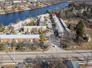 3333 Moores River Dr APT 710, Lansing, MI 48911