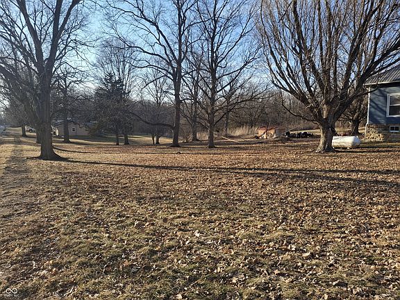 3rd image of 102 N Warren St