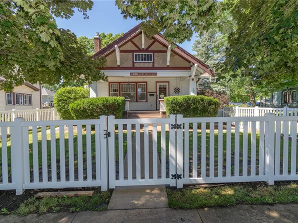 423 E Jefferson St, Winterset, IA 50273