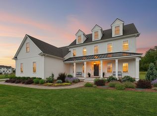 32 Bayliss Way, Uxbridge, MA 01569