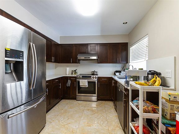 4th image of 7643 Selkirk St