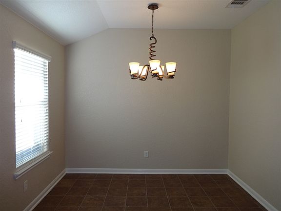 4th image of 5531 Southern Oaks