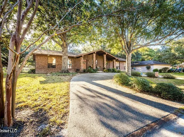 13140 Hanover Dr, Ocean Springs, MS 39564