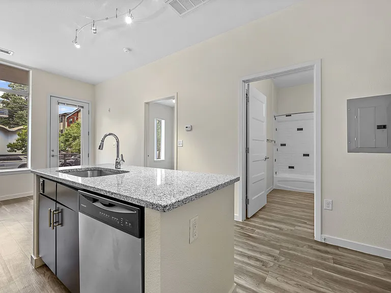 B Street Lohi Apartments — Photo 10