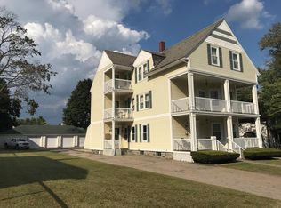 372 Elm St #2F, Woonsocket, RI 02895