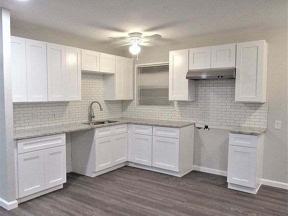 4th image of 1700 Grace St