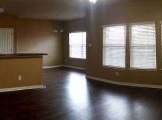 105 Bronze Cv, Jarrell, TX 76537