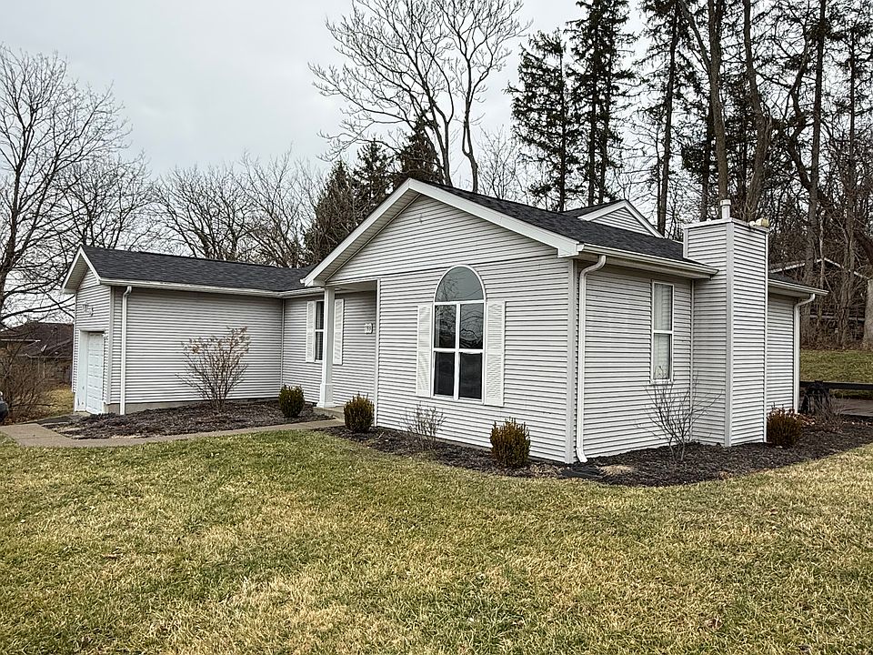 1st image of 733 Riley St