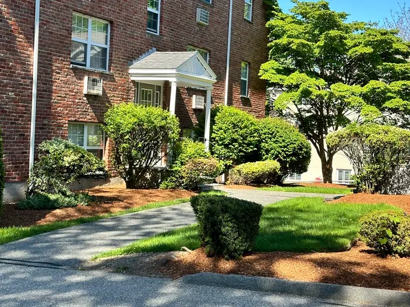 41 Kilby St APT 12, Woburn, MA 01801