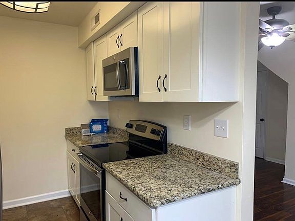5th image of 1208 Cypress Ave #A