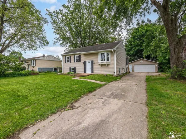 5627 Juniper Dr, Jackson, MI 49201