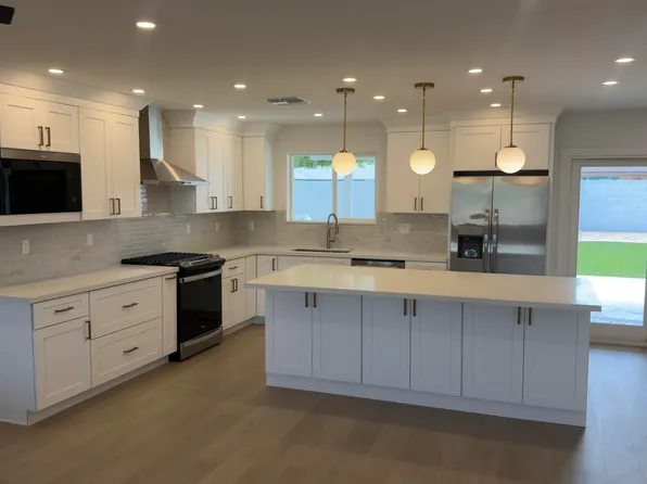 2833 E SIERRA Street, Phoenix, AZ 85028