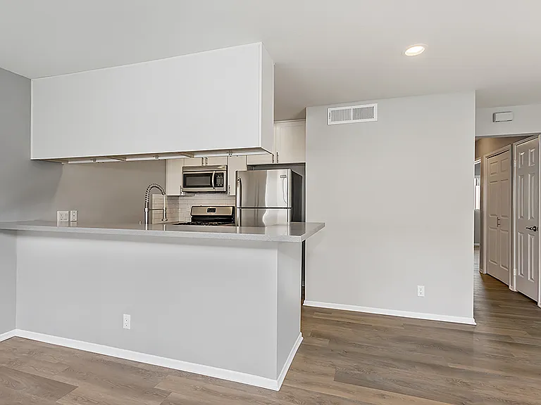 1216 S Corning St — Photo 78