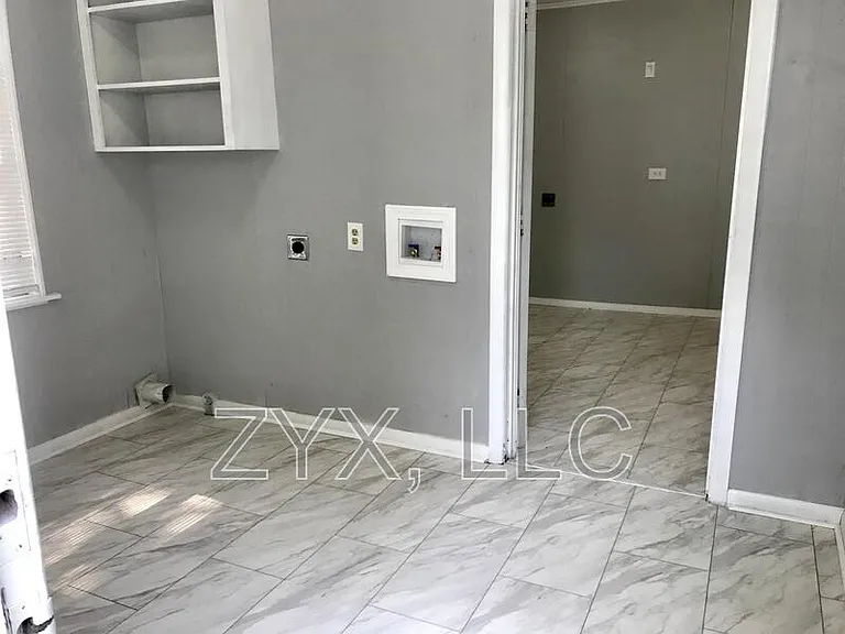 412 N 34th St — Photo 16
