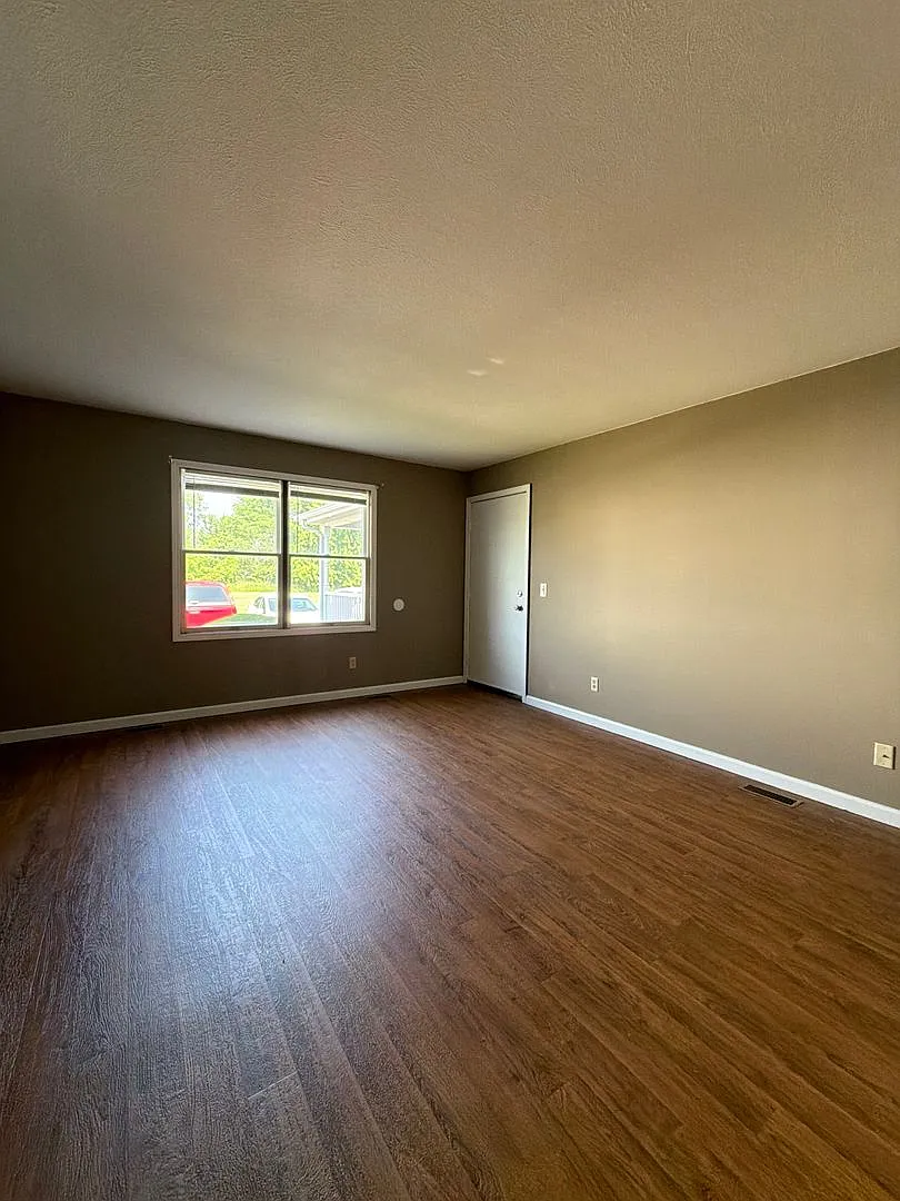 218 Stonewall Court — Photo 4
