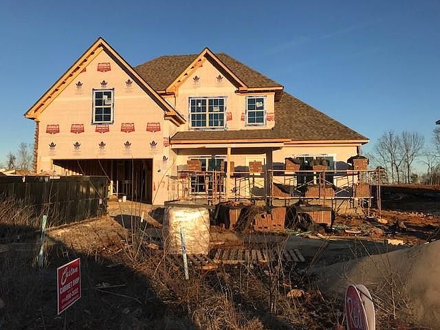 1st image of 826 Stovers Gln