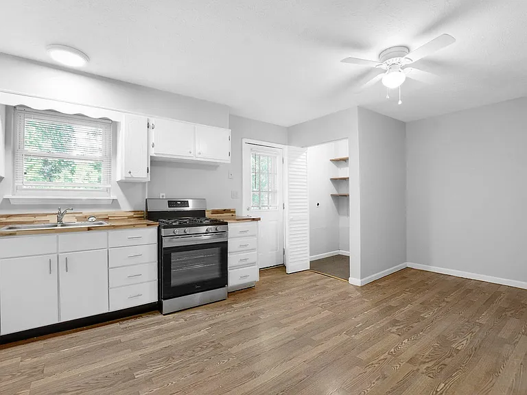 8212 Candleglow Ln — Photo 7