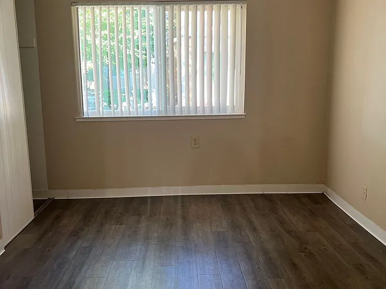 260 Berry Ct — Photo 9