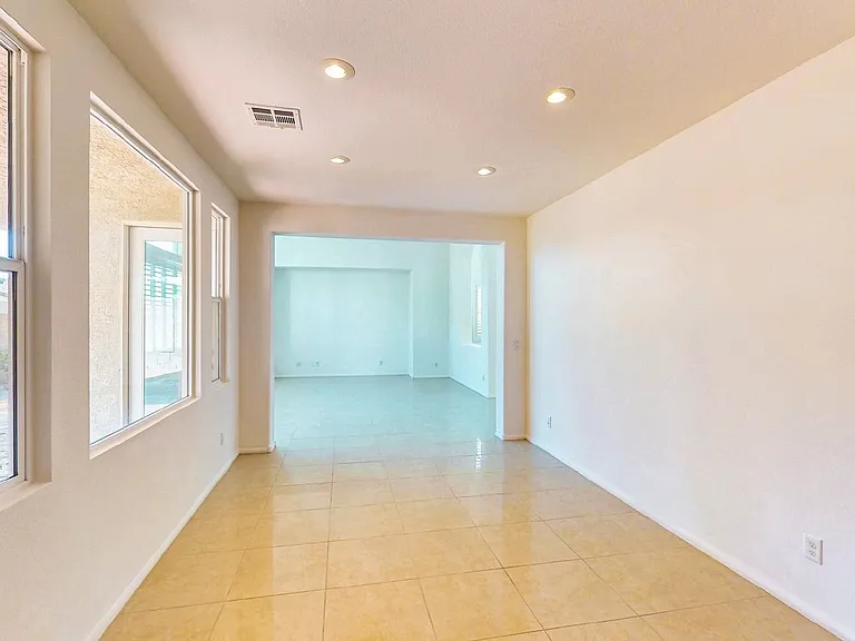 9412 Forest Edge Ave — Photo 17