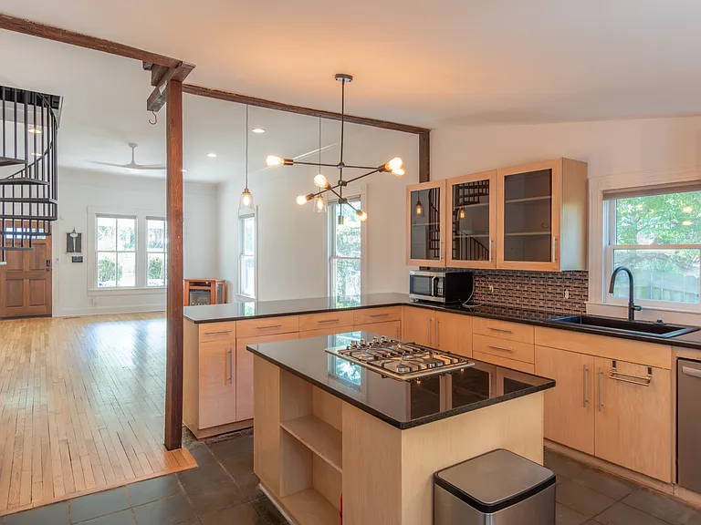 72 Flora Ave NE — Photo 11