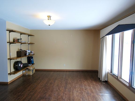 3rd image of 5383 Nottingham Dr