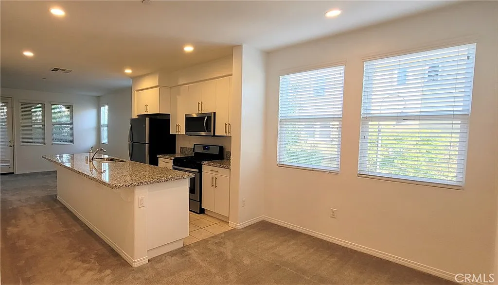 4 bed, 1700 sqft, $4,500 — Photo 4