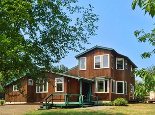 17424 107th Ave SW, Vashon, WA 98070