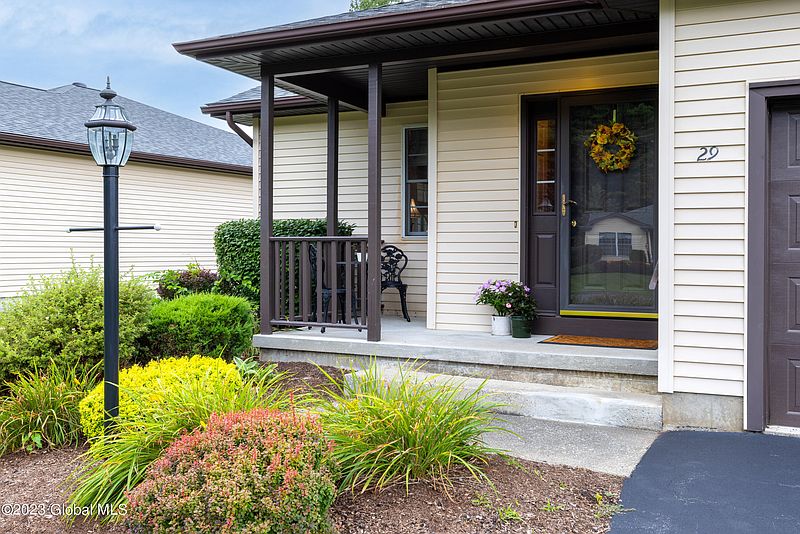 4th image of 29 Gentry Lane