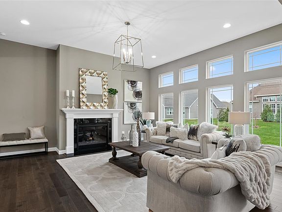 3rd image of 204 Balmoral Gardens Ct