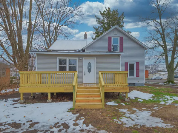 418 S Center St, Hartford, MI 49057