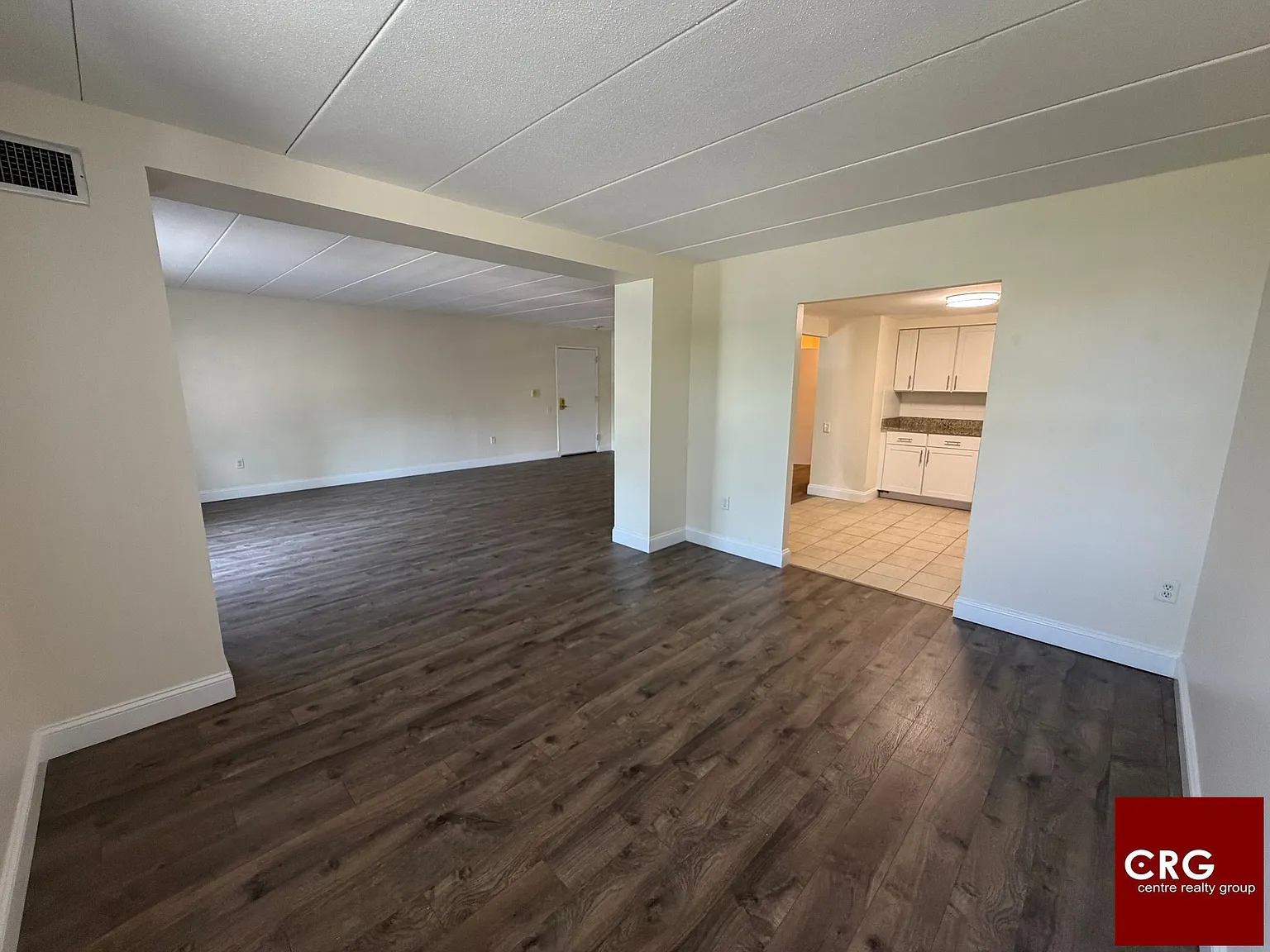 3 bed, 2.0 bath, $5,950 — Photo 4