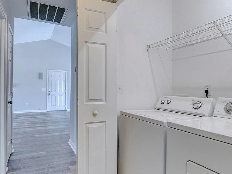 305 Hixon Pl — Photo 39