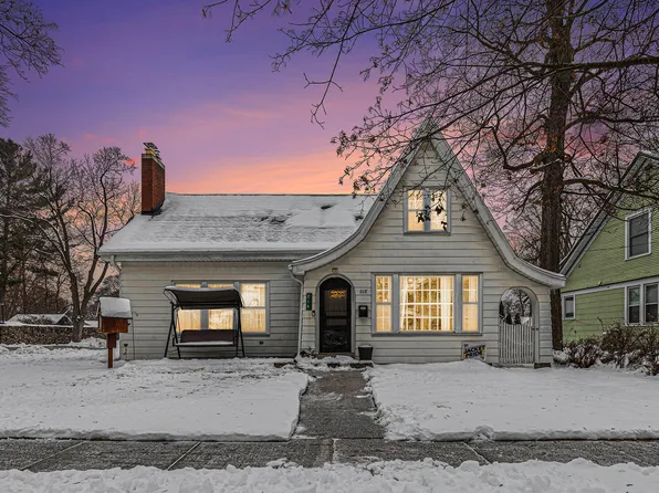 218 W Grove St, Greenville, MI 48838