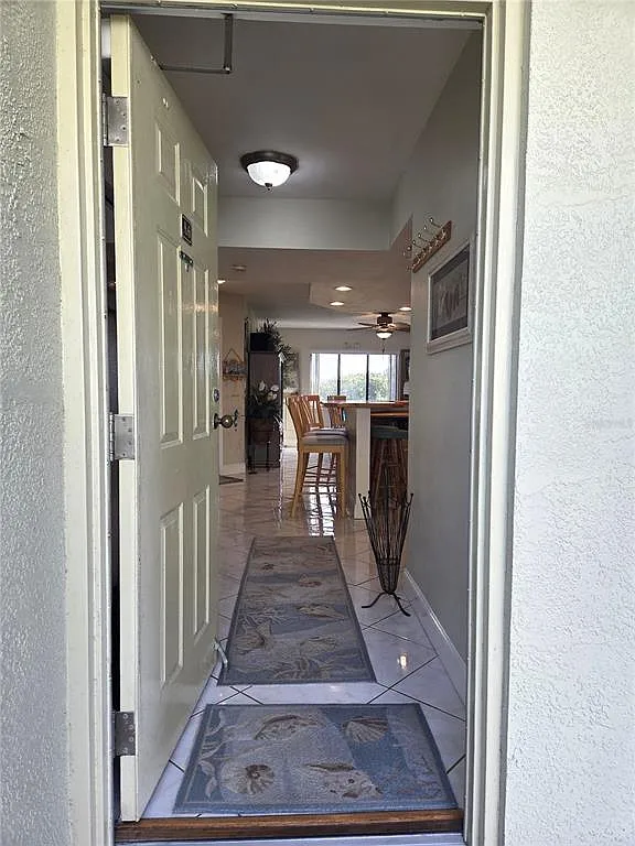 2 bed, 2.0 bath, 835 sqft, $2,400 — Photo 4