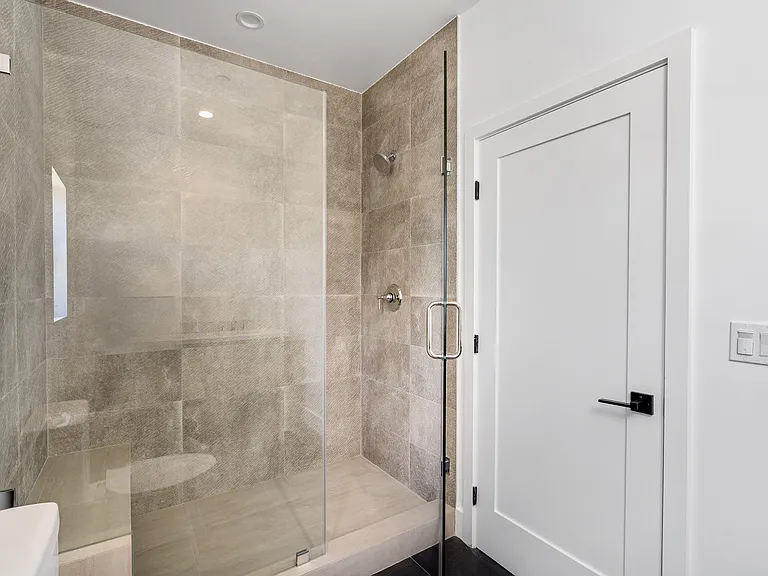 5806 Kester Ave — Photo 5